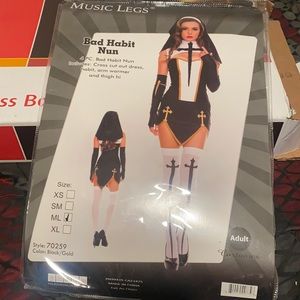 Halloween costume for adults size medium